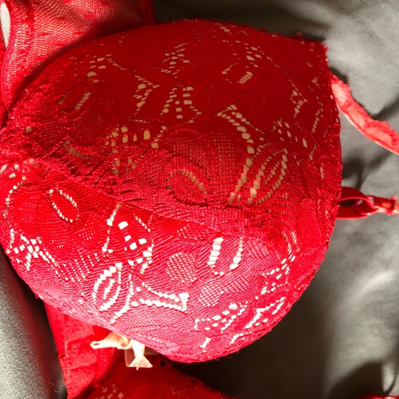 Bright Red Bra ❤️😍 - Picture 2 of 6
